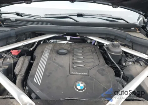 2022 BMW X6 xDrive40I z USA, uszkodzony, nr VIN 5UXCY6C08N9J52159